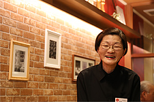 画像：勤続33年ガスト越谷大袋店　室尾久江さん（67歳）